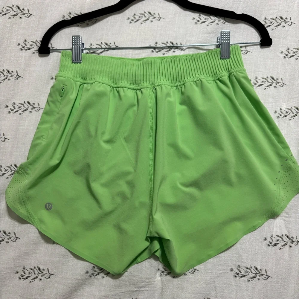Lululemon hotty hot shorts - Picture 3 of 4
